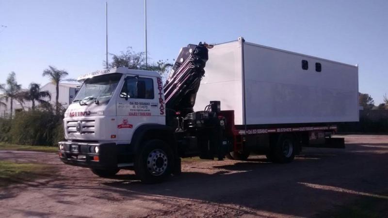 ALQUILER DE CAMIÓN CON HIDROGRÚA 25 TONELAMETROS CHASIS (EQ17)